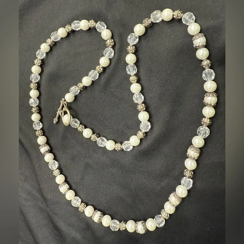 Cream Beaded Necklace with Crystal Accents